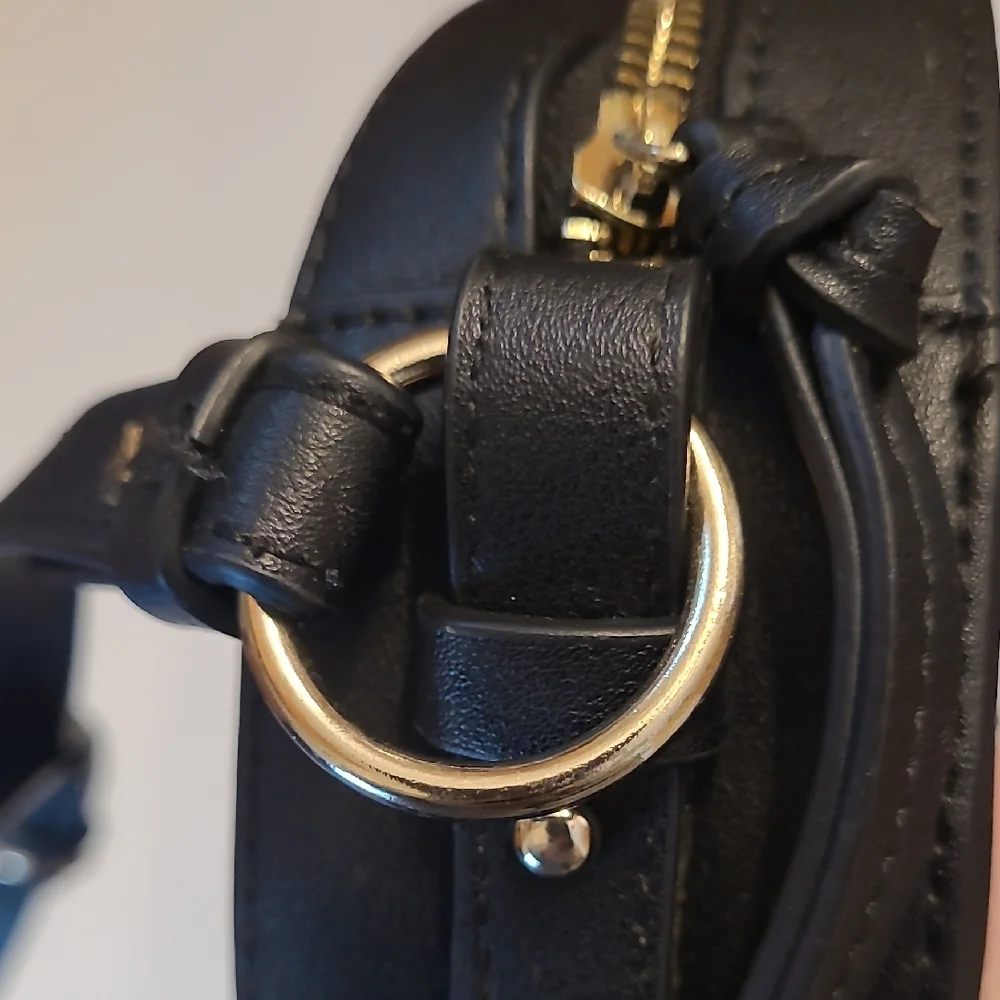 GAP Circular Crossbody Bag Shoulder Zip Around Circle Faux Leather Mini Handbag